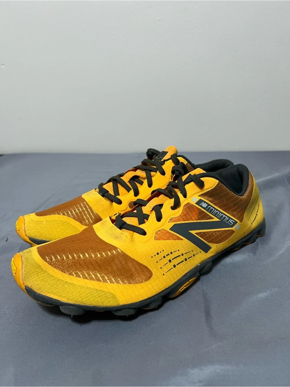 New Balance Minimus Shoes Mens Size 9 Orange Vibram Trail Sneaker MT00CO